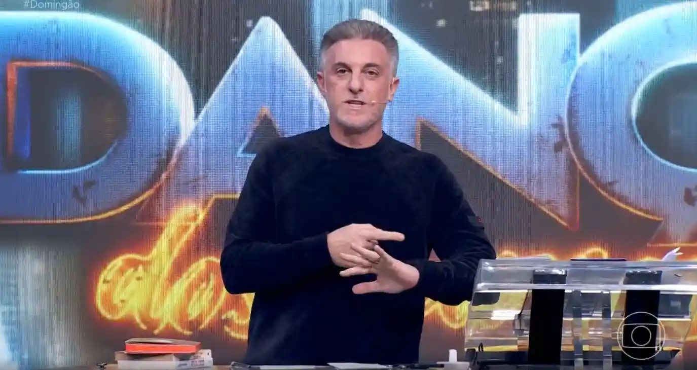 Luciano Huck apresenta plataforma eleitoral e enfrenta críticas por viés político