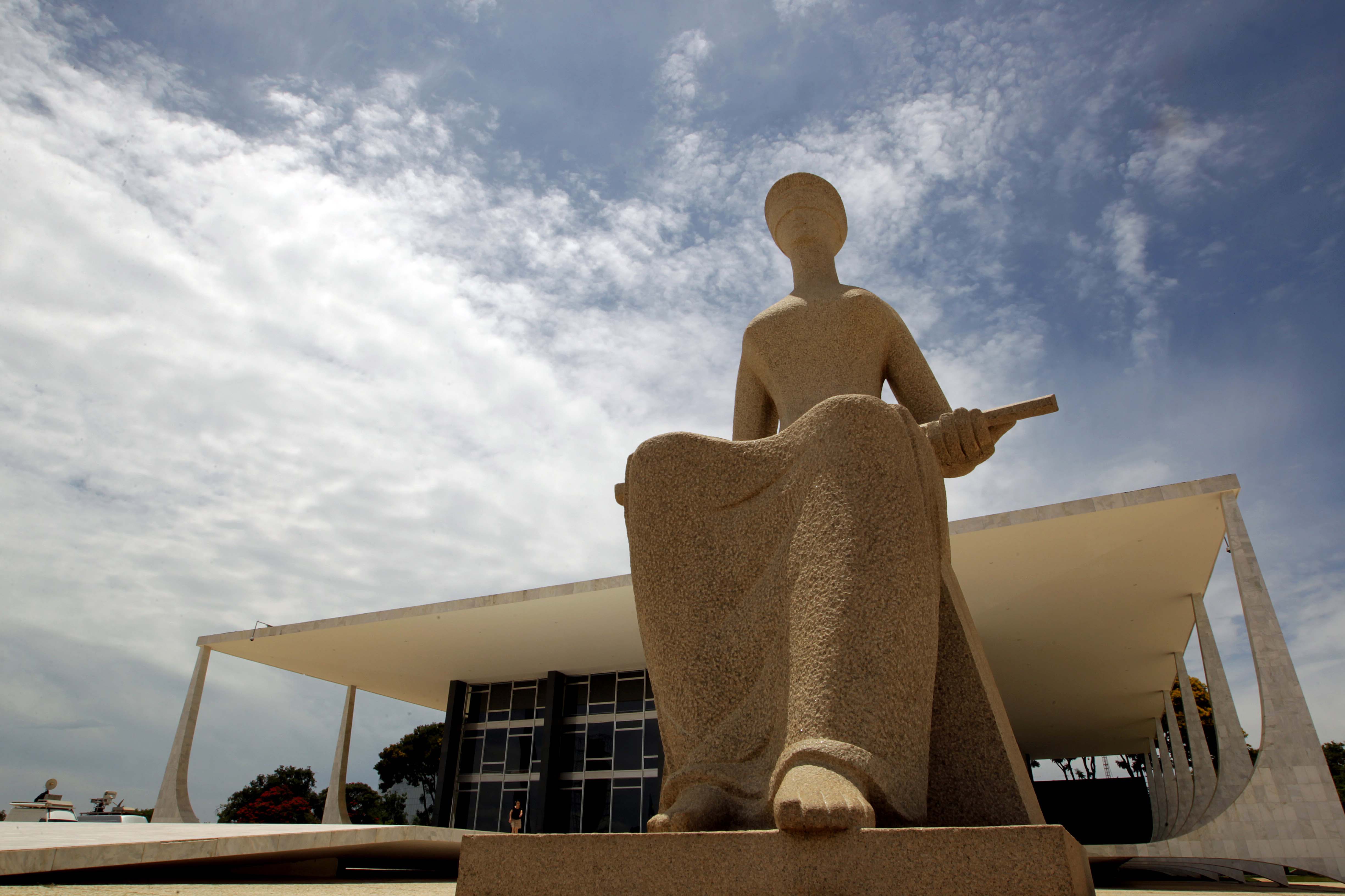 Supremo Tribunal Federal identifica fraude com Inteligência Artificial e pune advogado
