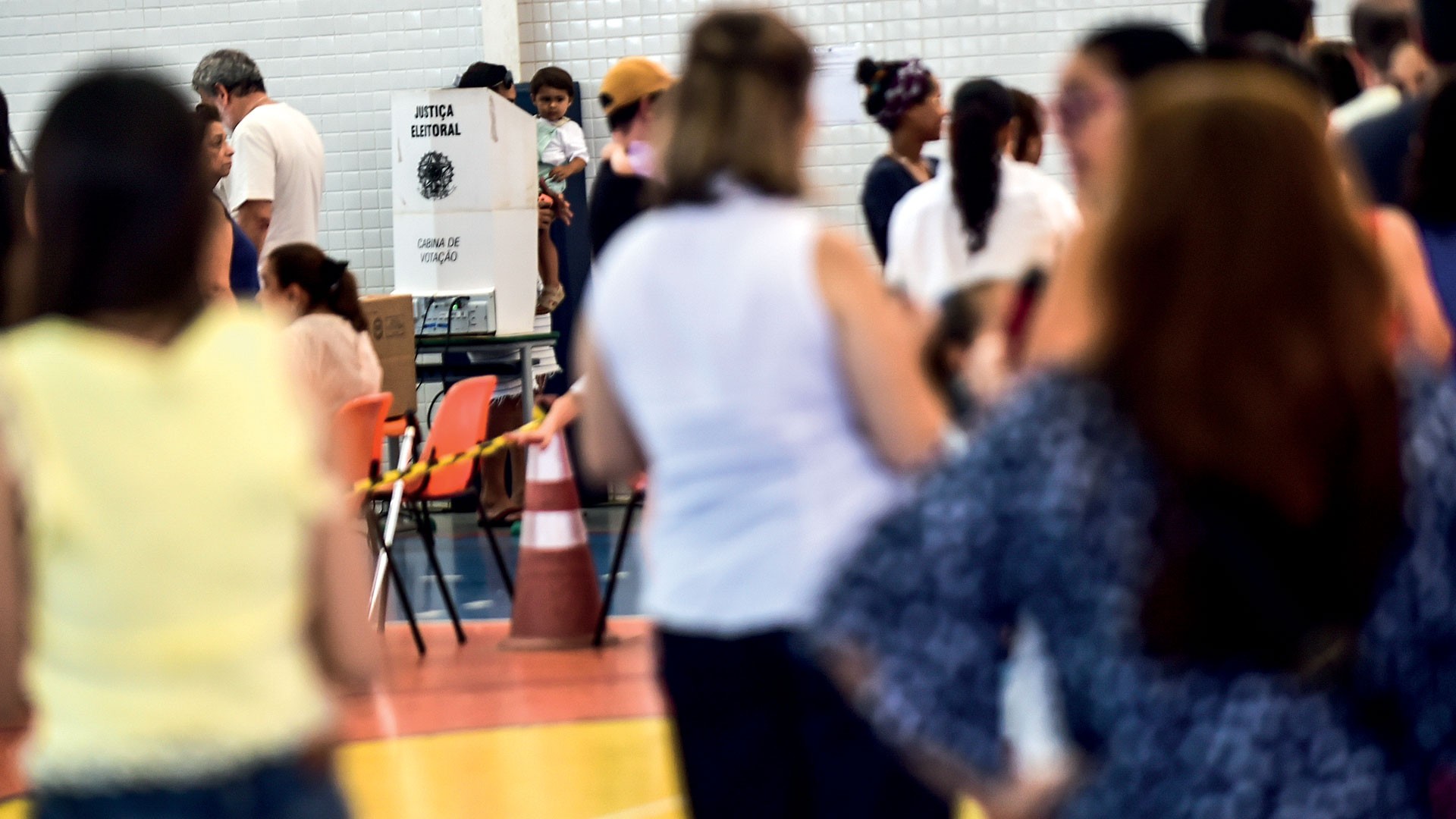 Distância entre pesquisas e resultados eleitorais levanta questionamentos