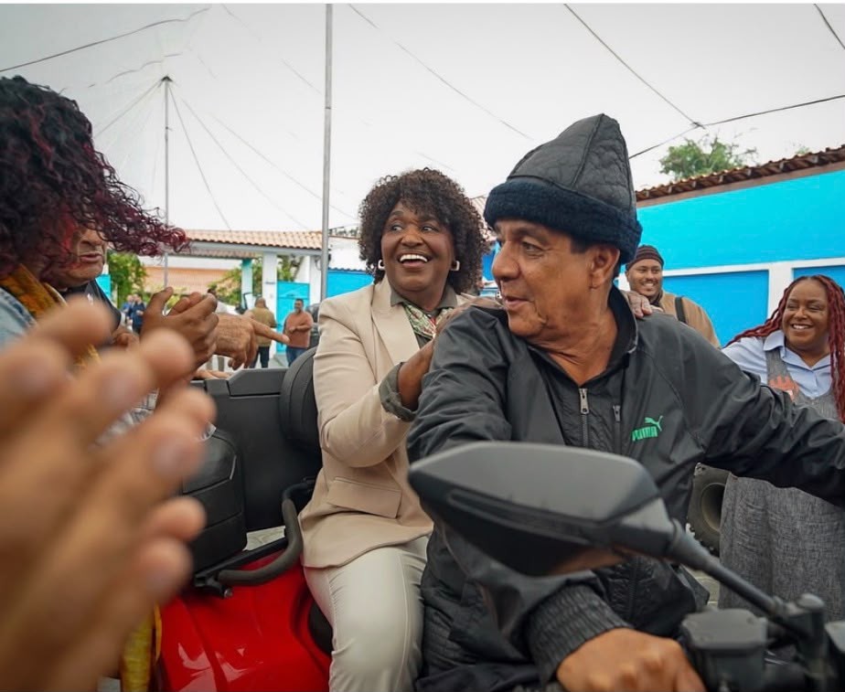 Benedita da Silva apoia campanha em Xerém com Zeca Pagodinho