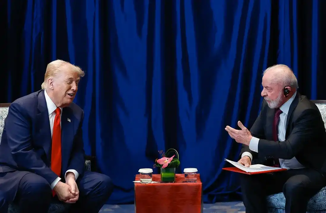 Imagem de Trump busca justificativa para recuar do tarifaço após reunião com Lula