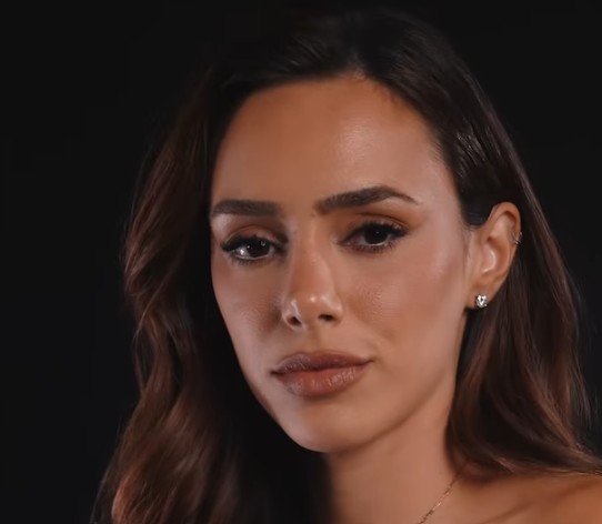 Bruna Biancardi usa disfarce para compras na Rua 25 de Março