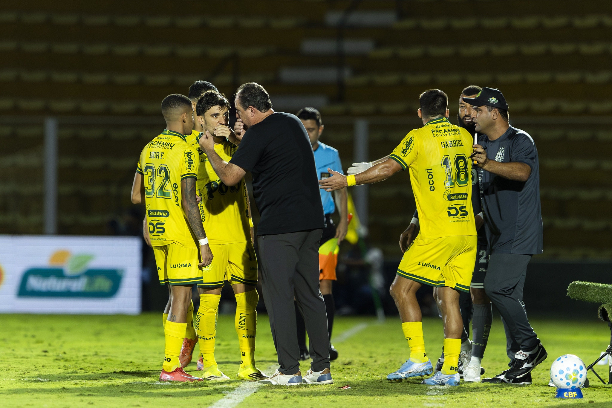 Zagueiro do Mirassol elogia Rogério Ceni antes do jogo contra o Bahia