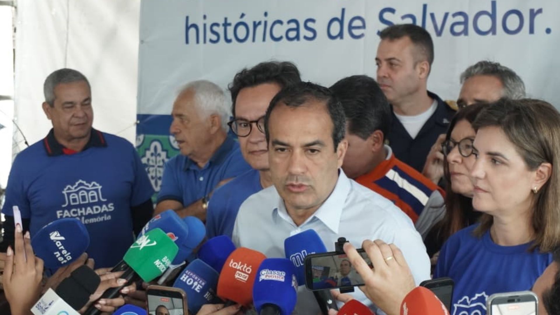 Bruno Reis comenta polêmica sobre mulheres nuas em ato de ACM Neto