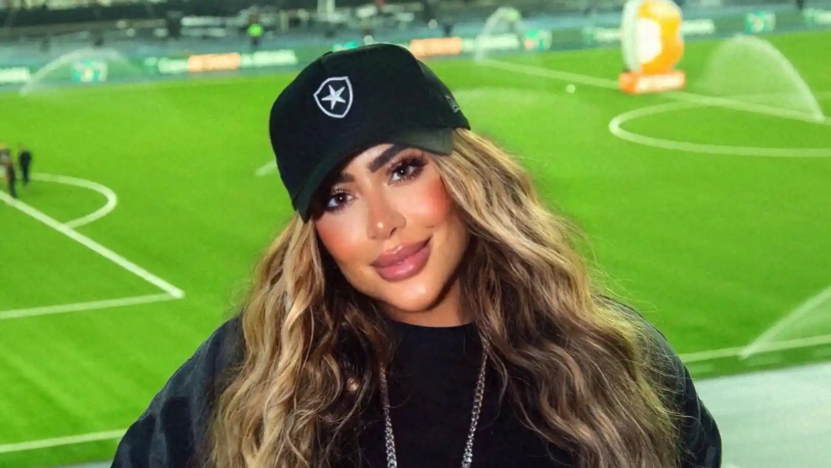 Irmã de Neymar sofre hostilidade de torcedores durante jogo
