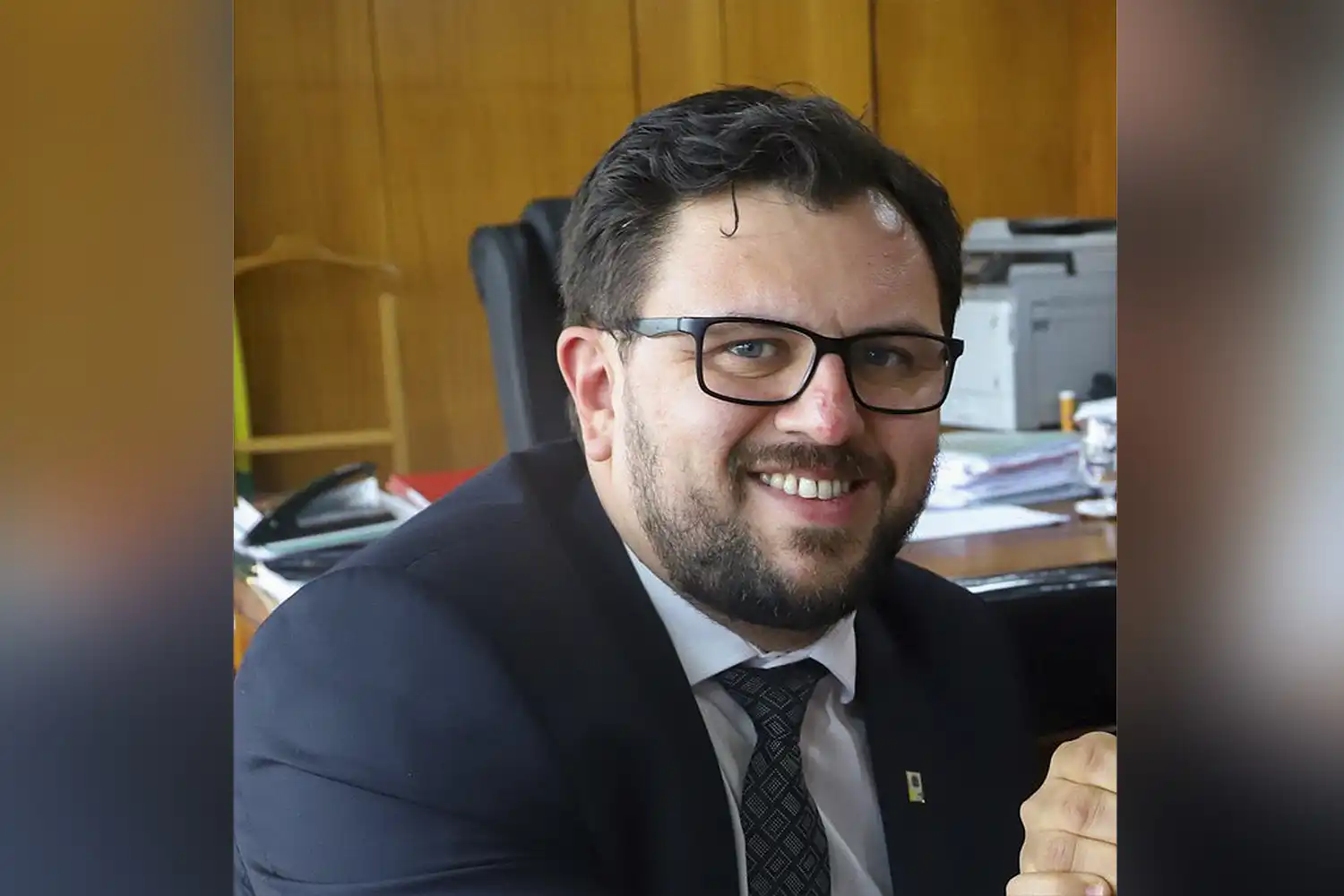 Imagem de Ex-assessor de Lula solicita saída da campanha