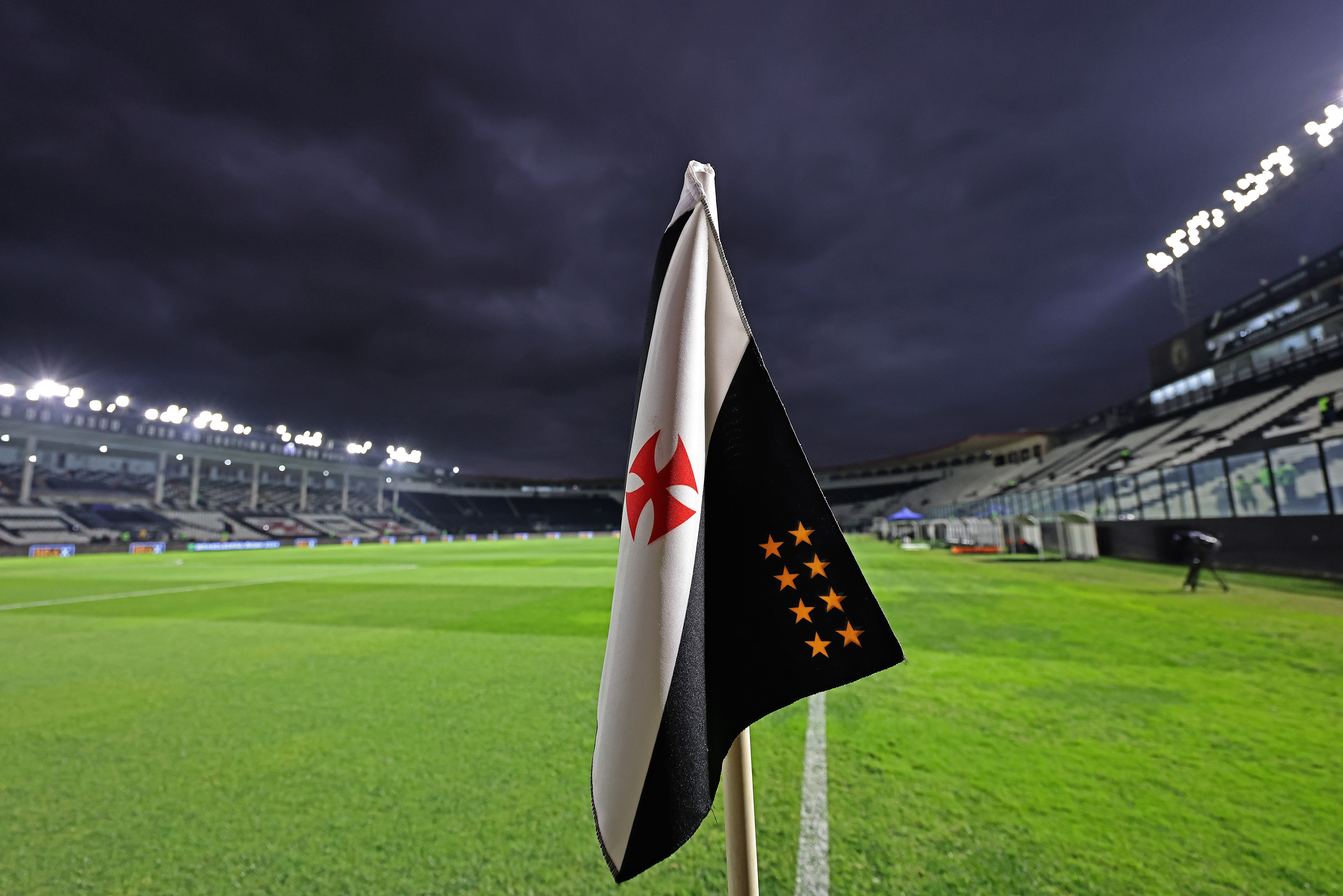 Vasco e Santos se enfrentam pelo Brasileirão