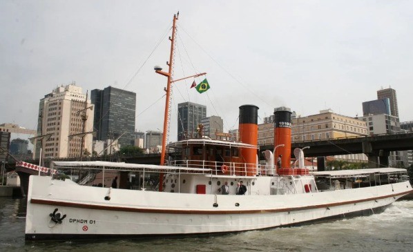 Rebocador Laurindo Pitta será restaurado pela Marinha