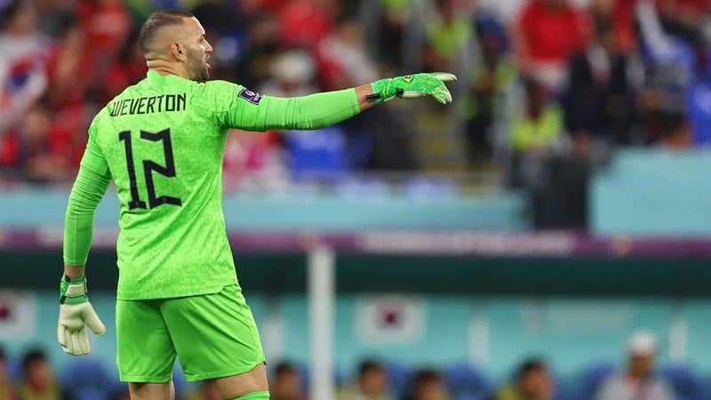 Weverton faz autocrítica sobre novas regras no futebol