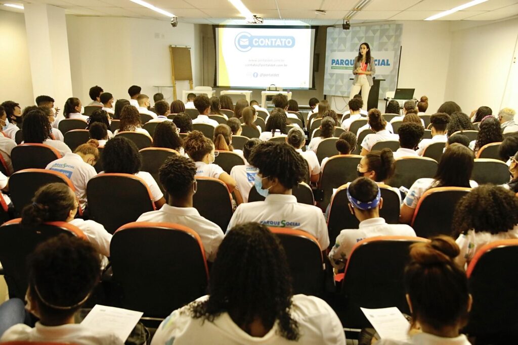 Início das inscrições para 600 vagas do Jovem Aprendiz em Salvador