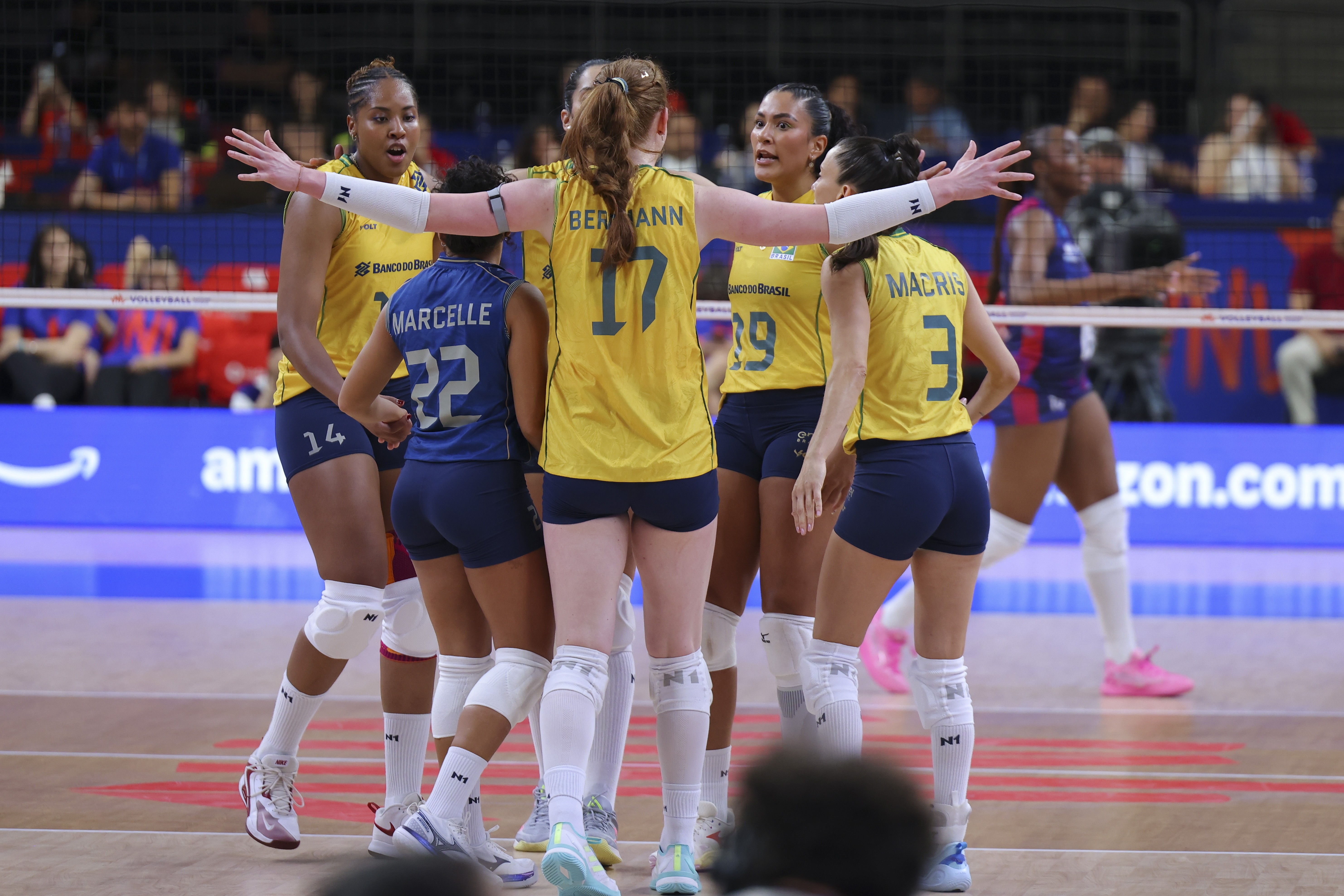 Brasil avança para semifinais da VNL ao vencer Japão