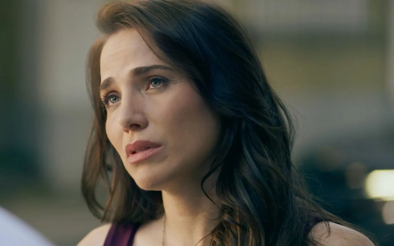 Adriana faz descoberta impactante em 'Quem Ama Cuida'