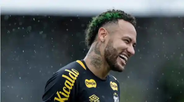 Neymar e pai se defendem de acusações relacionadas a Vorcaro