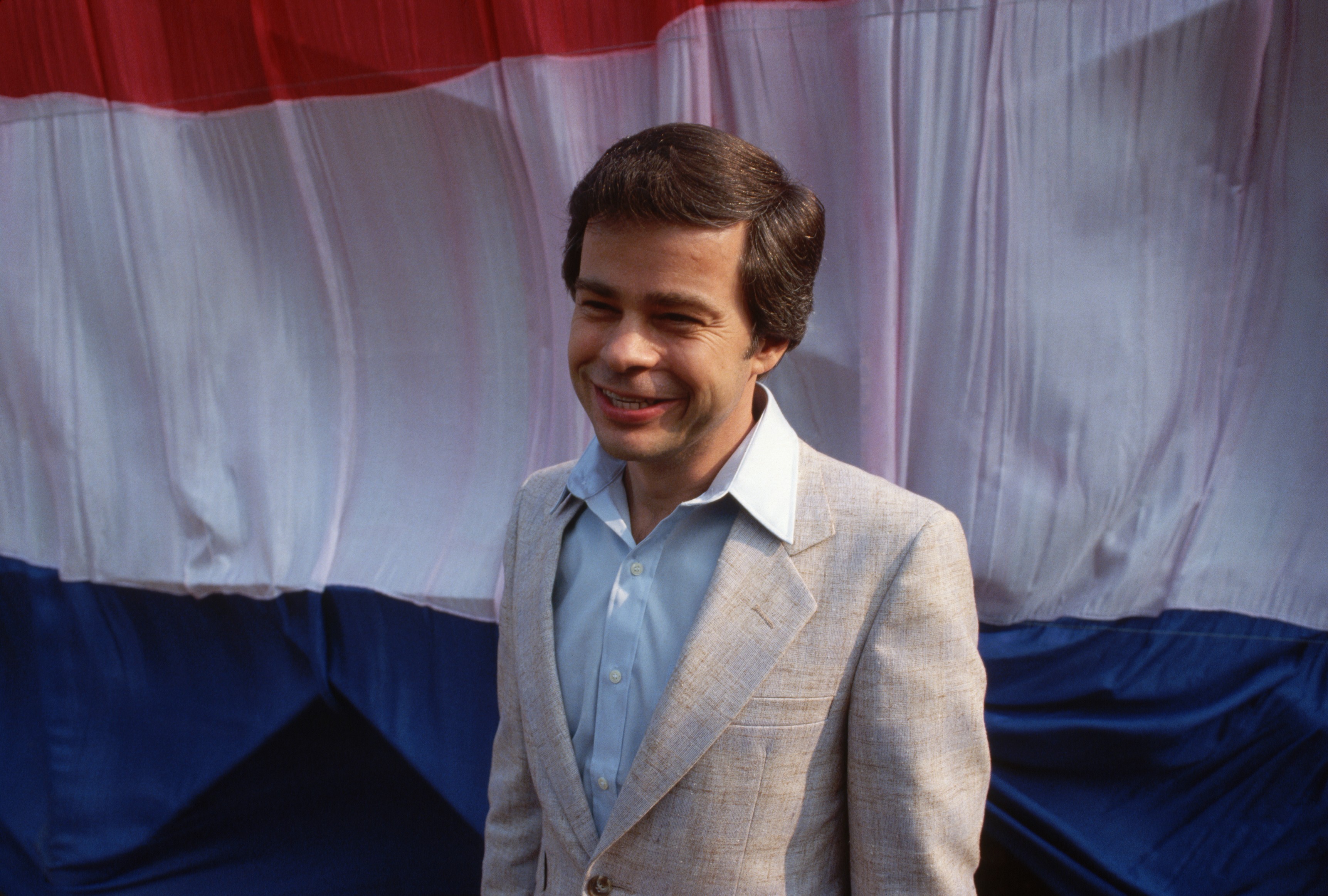 Morre Jim Bakker, conhecido televangelista, aos 86 anos