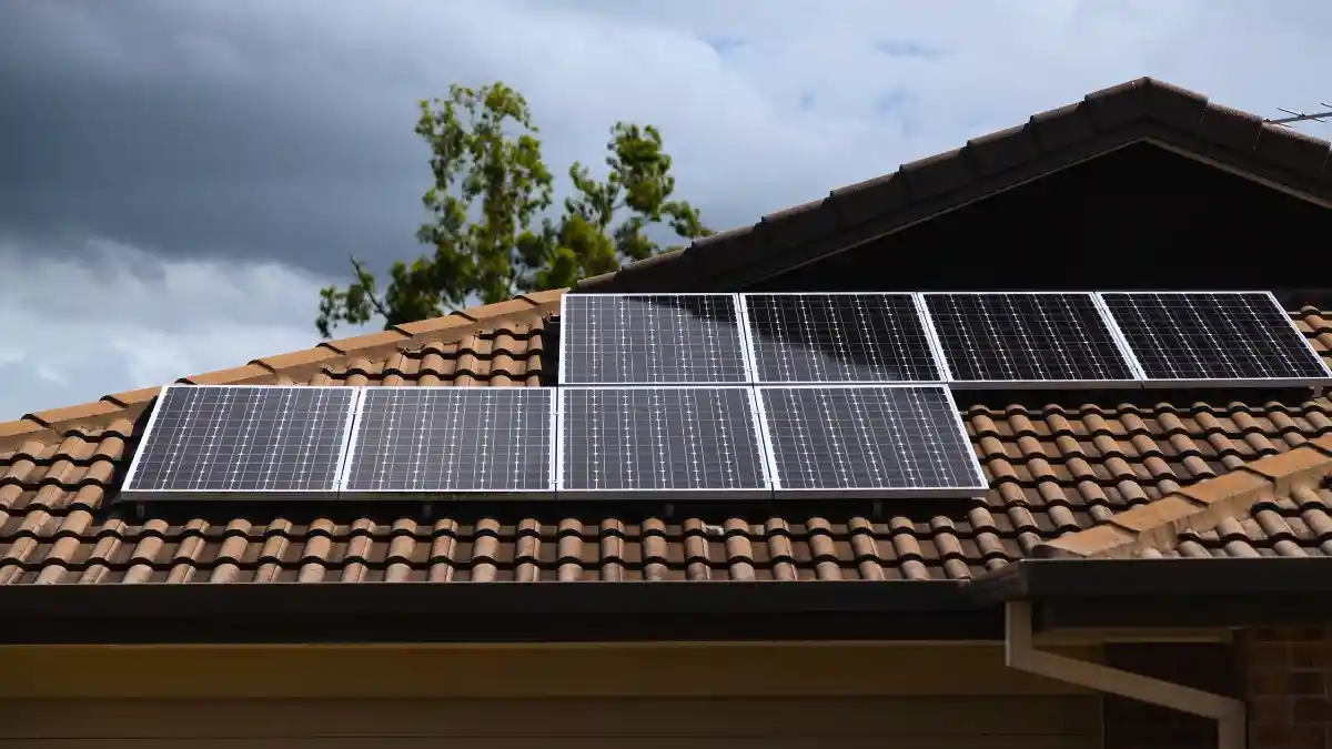 Indenização por sombra em placas solares pode ser discutida na Justiça