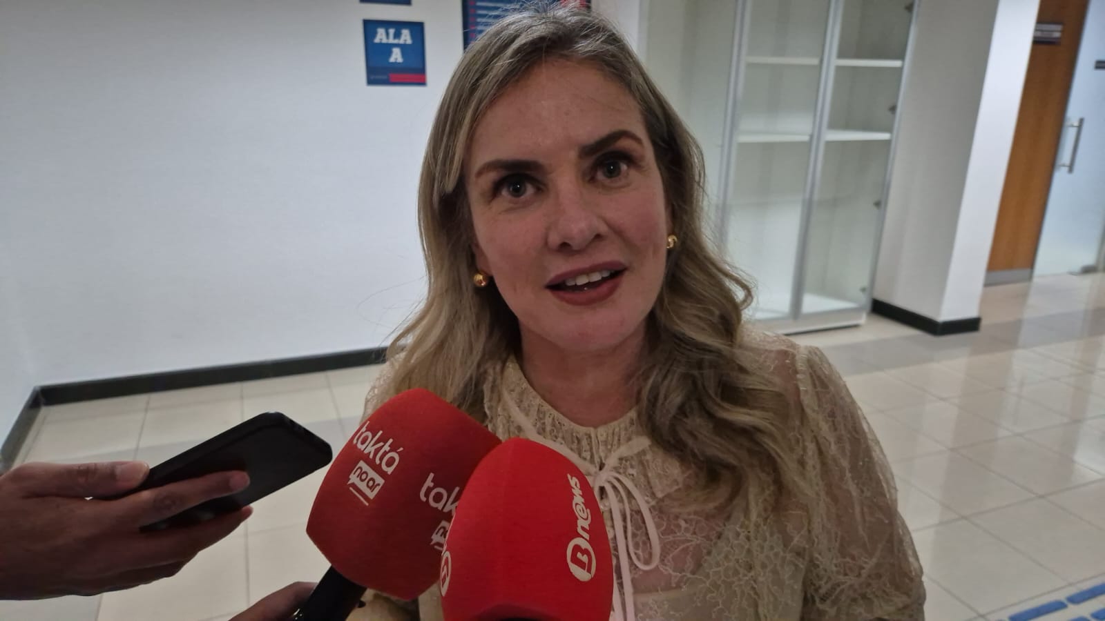 Ivana Bastos comenta sobre a possibilidade de Carlos Muniz ter um terceiro mandato