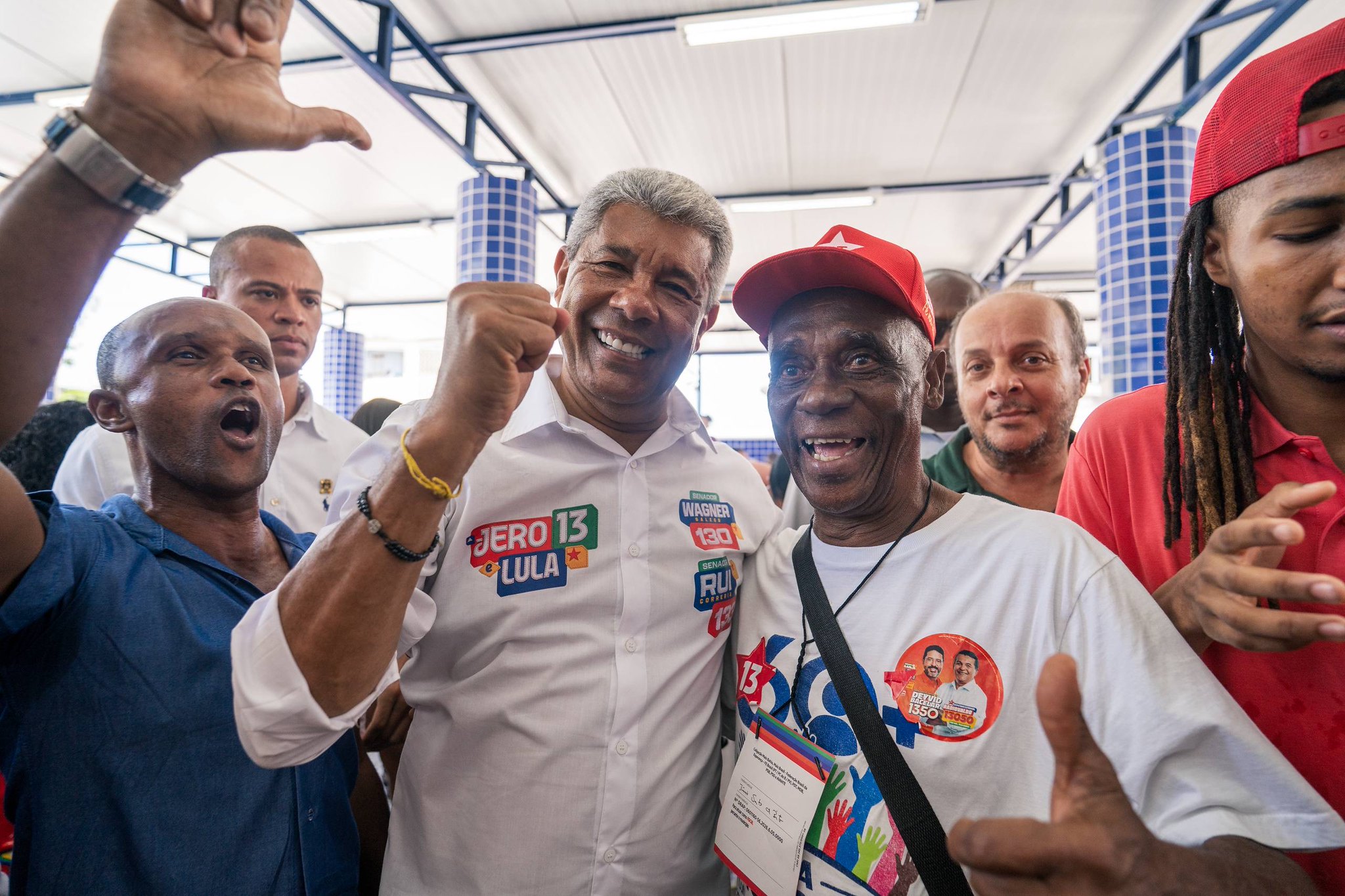 Jerônimo Rodrigues é reeleito na Bahia com vitória em 376 municípios