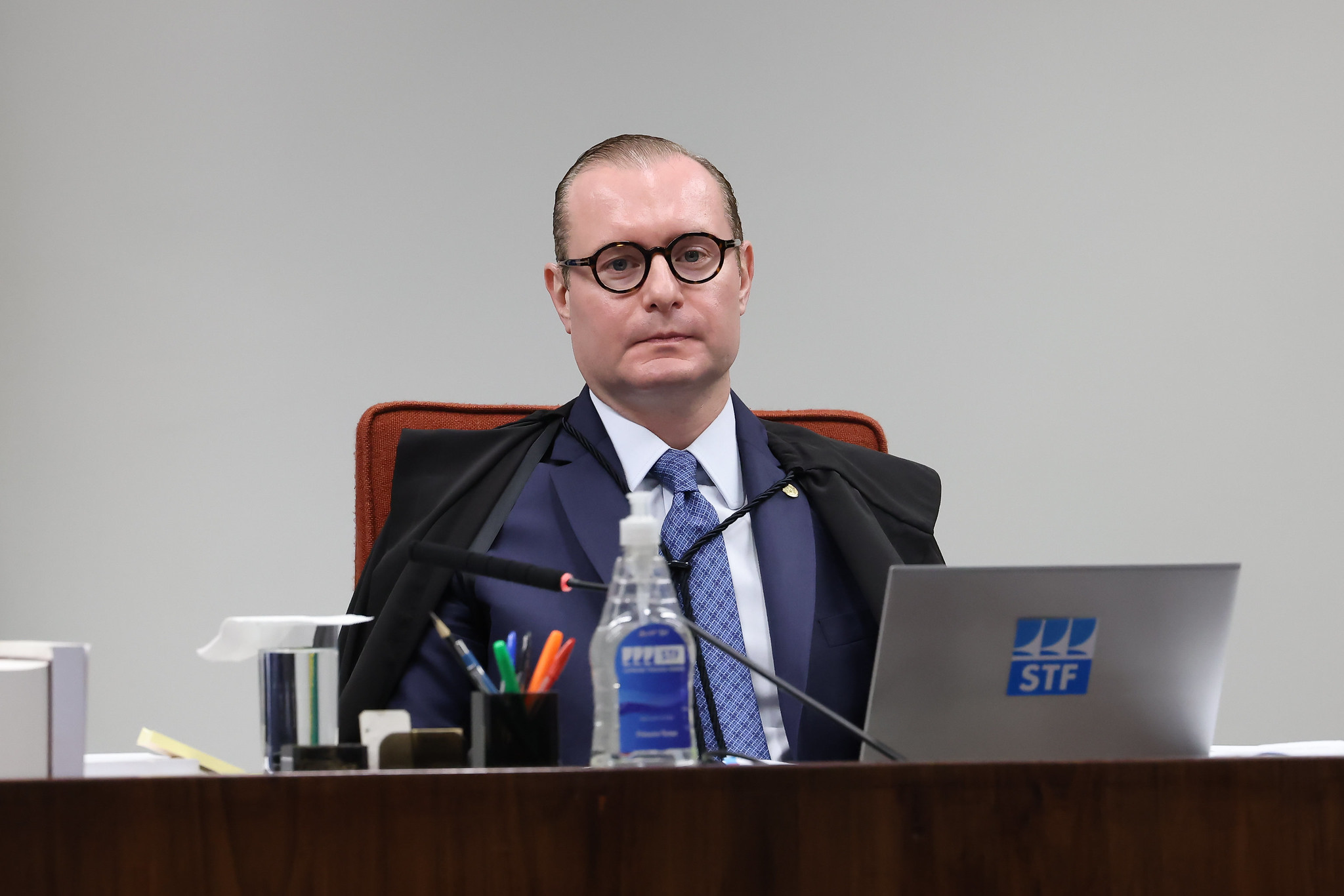 Senador apresenta pedido de impeachment contra ministro do STF