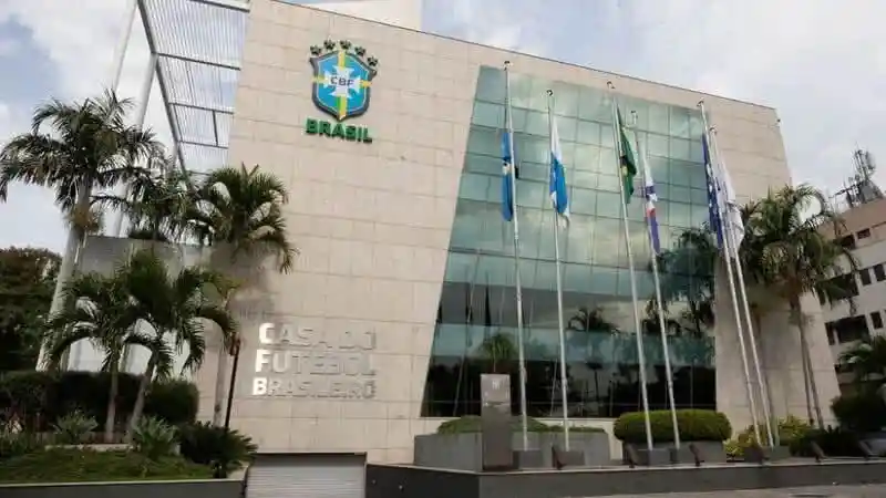 Novas regras para o futebol nacional entram em vigor