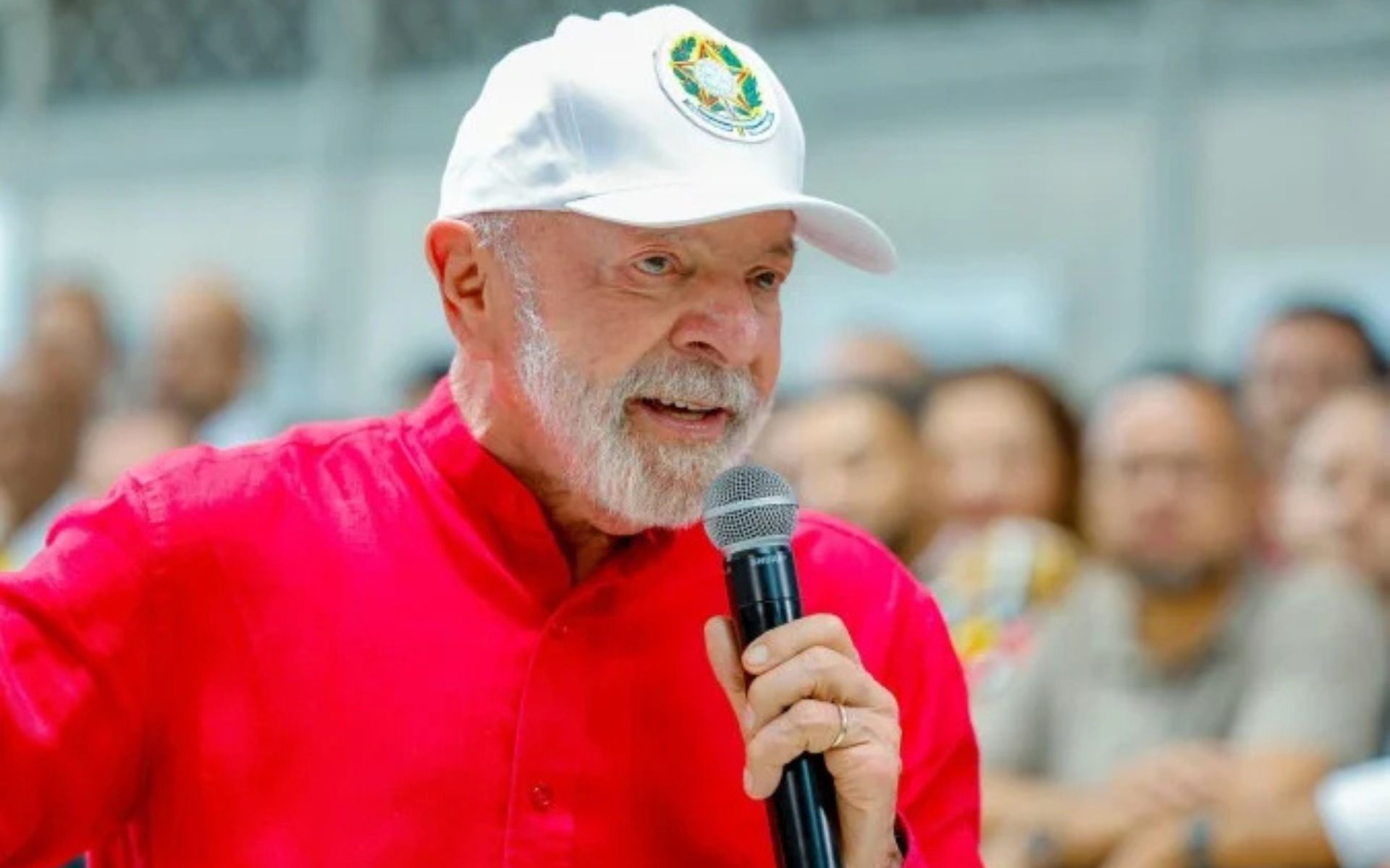 Governo Lula institui bloqueio de celulares em prisões