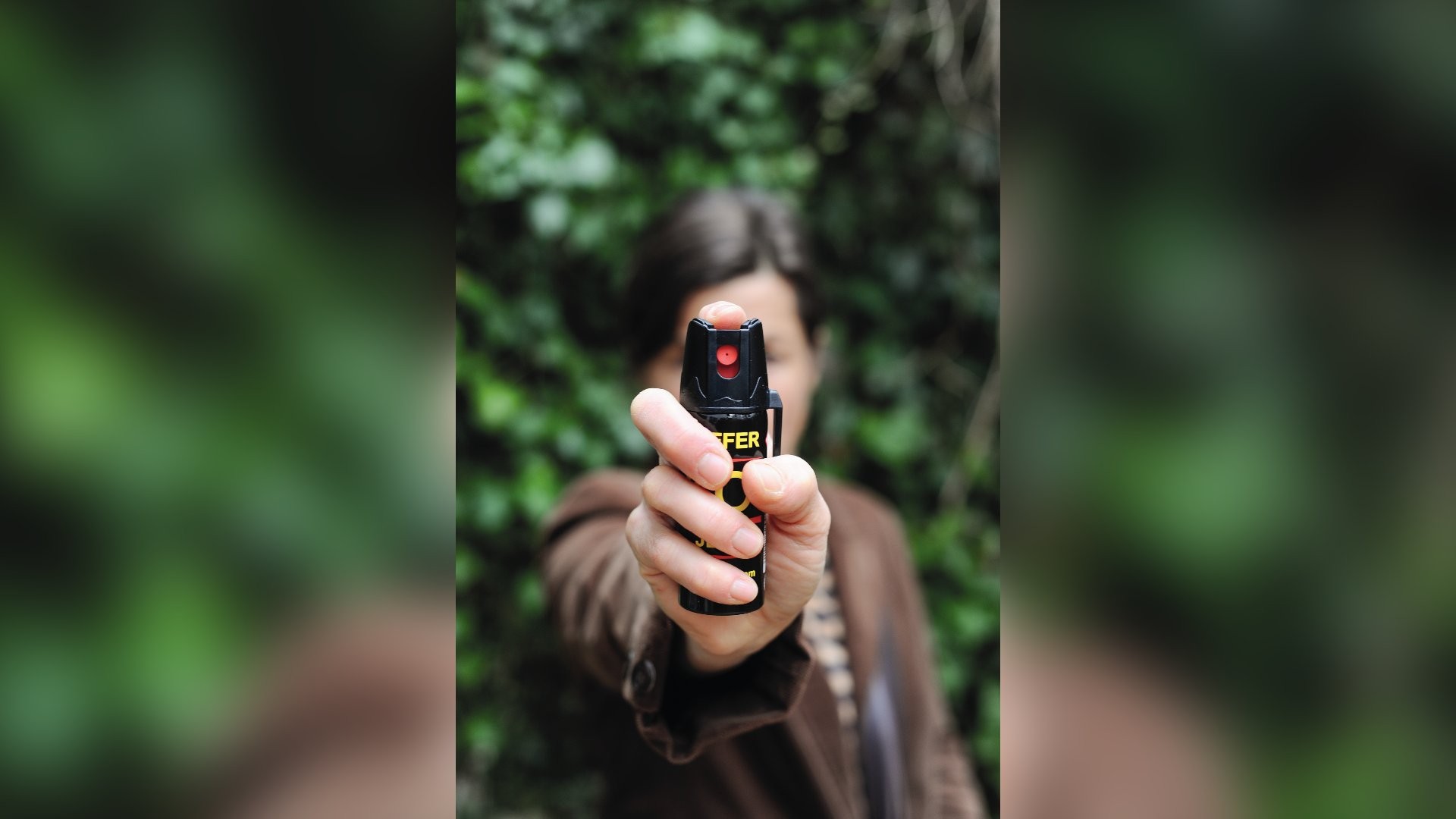 Nova lei permite uso de spray de pimenta para mulheres em situações de agressão