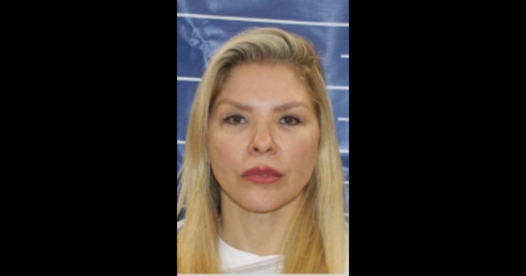 Mãe Loira do Funk é presa por tortura após tentar despistar a polícia