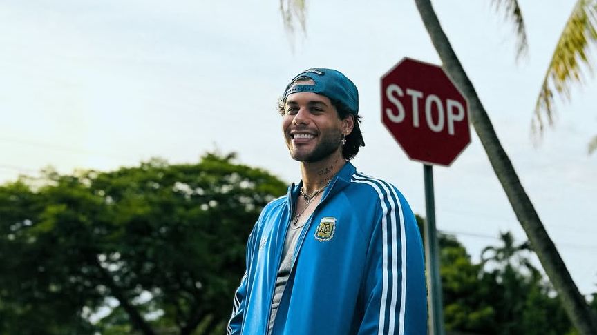 Zé Felipe revela apartamento milionário em Miami com elevador de carros