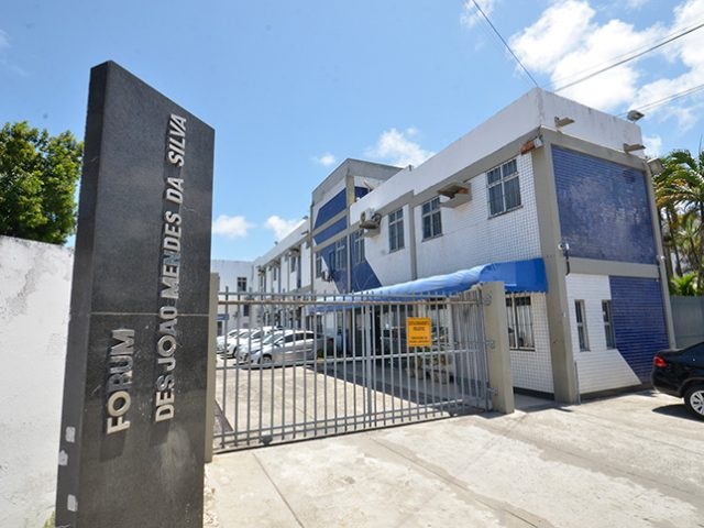 Homem é sentenciado a 35 anos por feminicídio de mulher grávida na Bahia