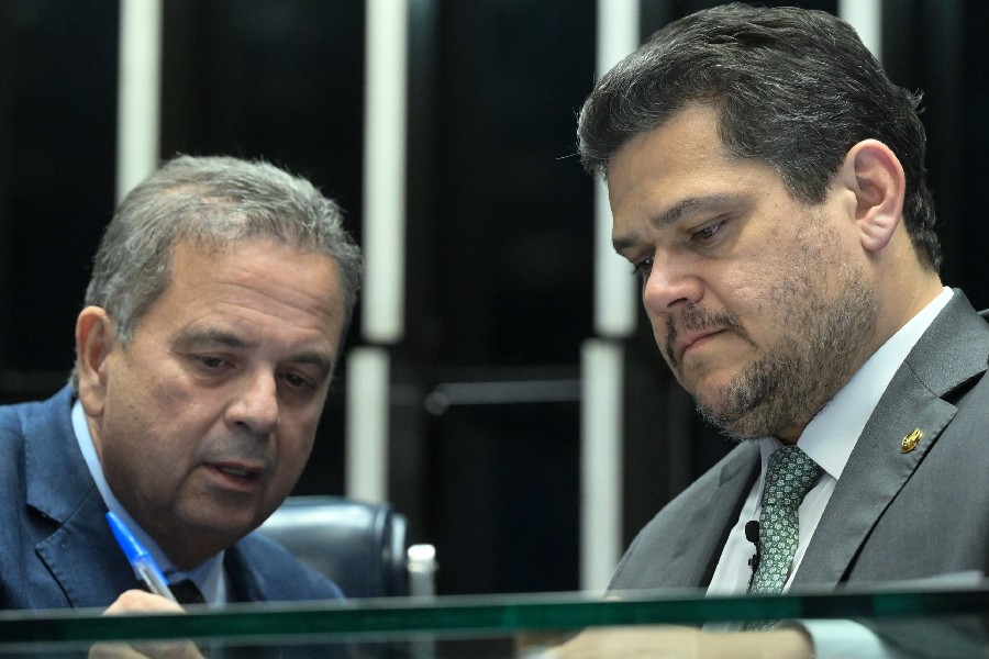 Proposta do PL permanece parada enquanto projeto do governo avança no Senado
