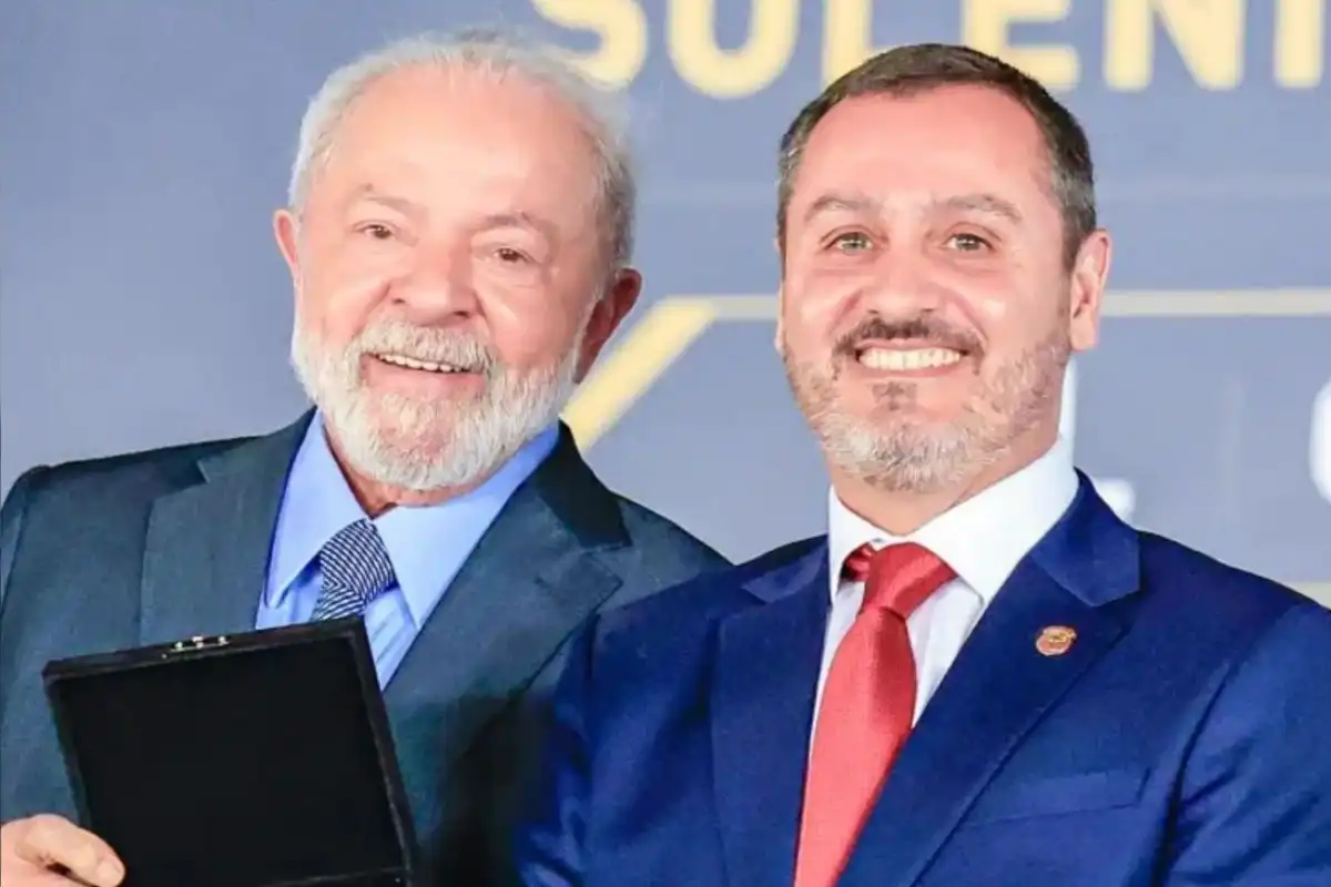 Imagem de Lula se encontra com diretor da PF após decisão de ministro do STF