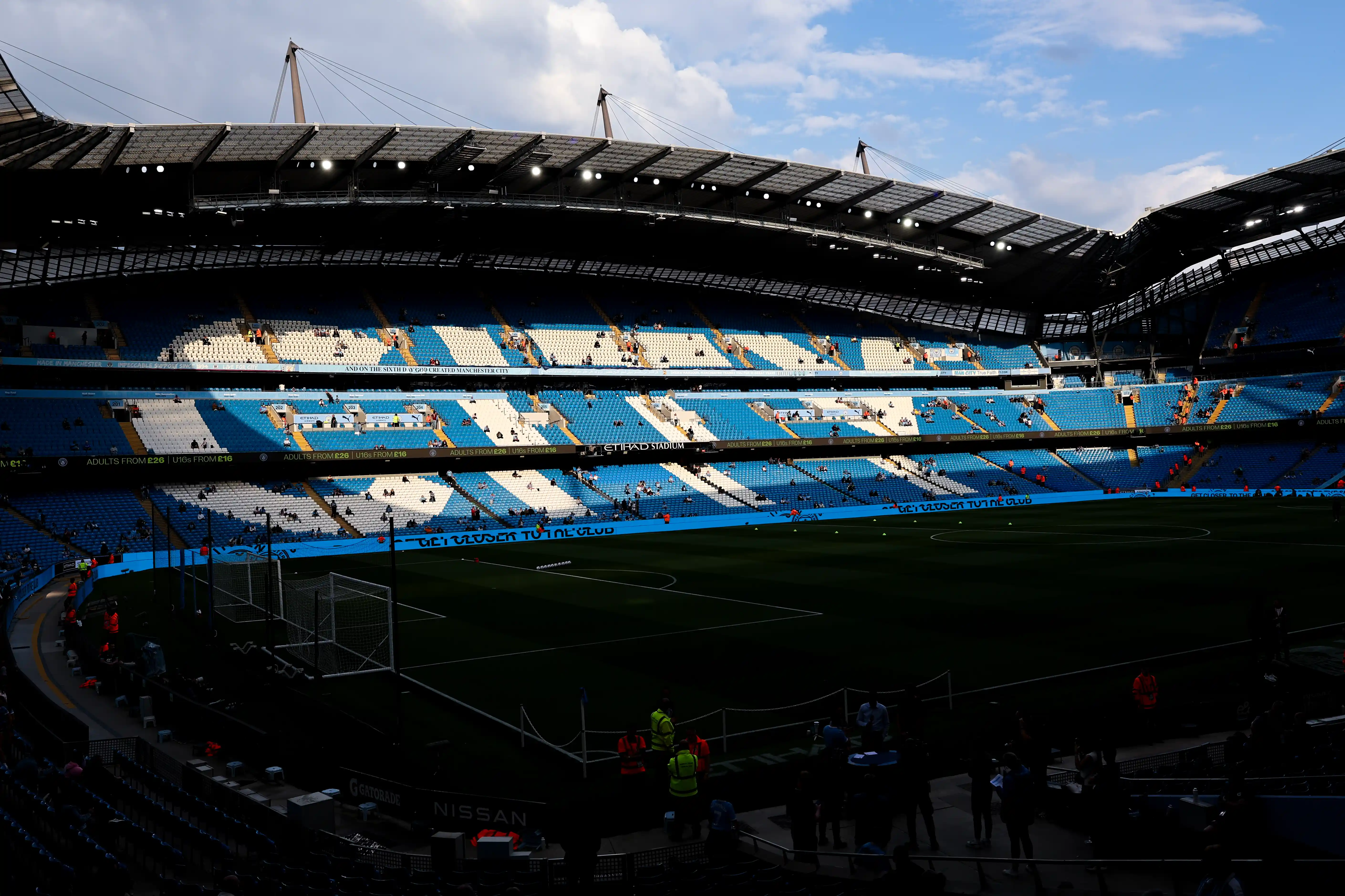 Manchester City é considerado culpado por violações financeiras pela Premier League