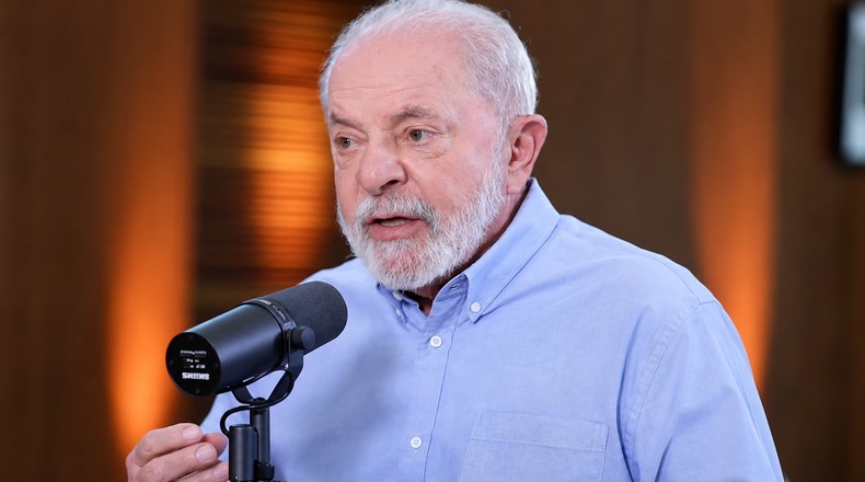 Lula considera mandatos no STF durante evento