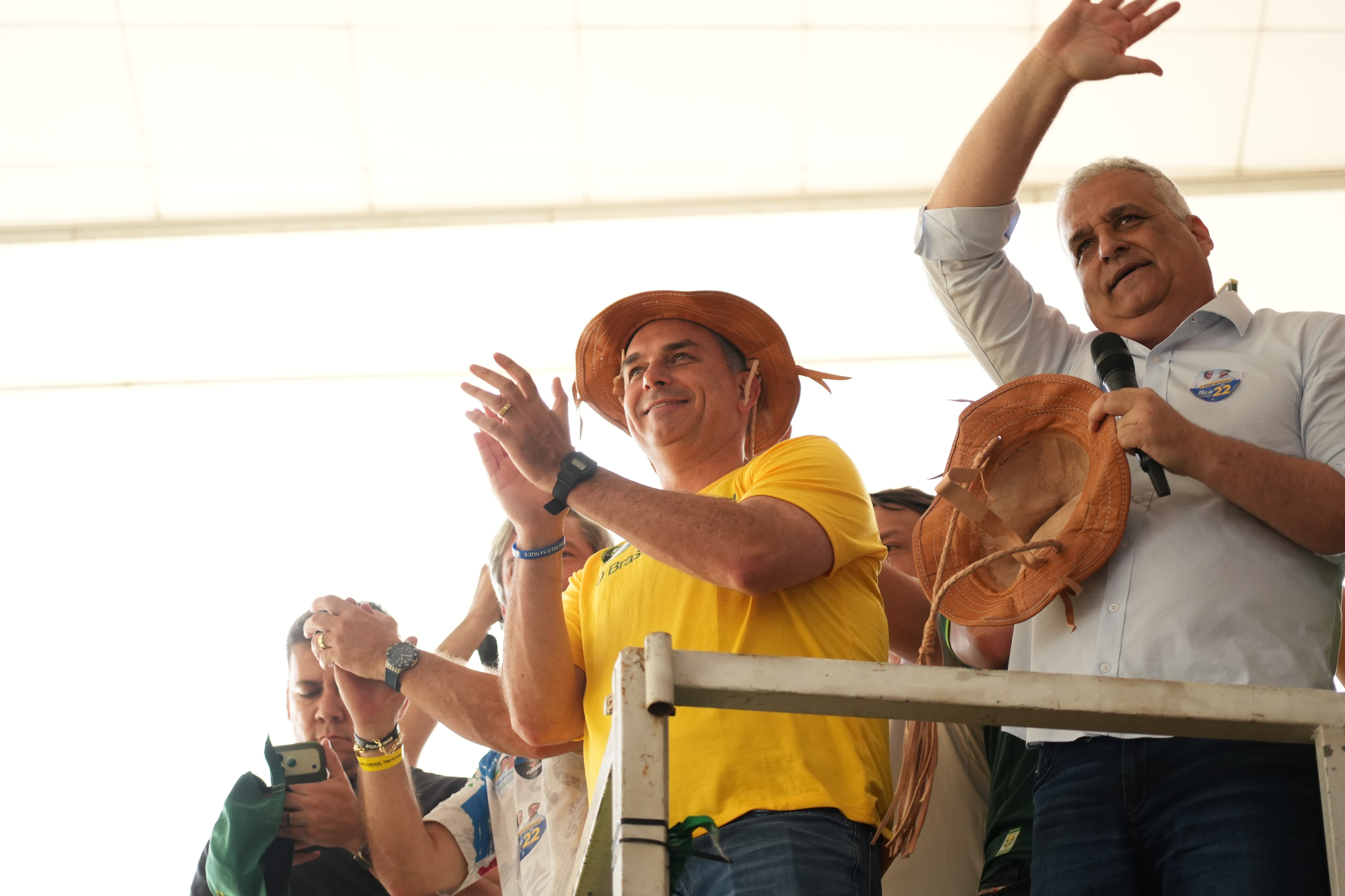 Flávio Bolsonaro apoia JHC em Alagoas, mas não haverá encontro