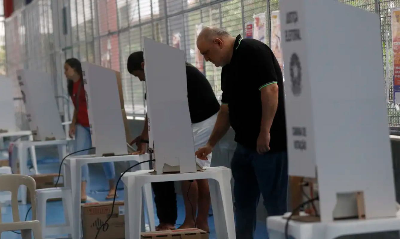 Regras para votar no segundo turno após ausência no primeiro