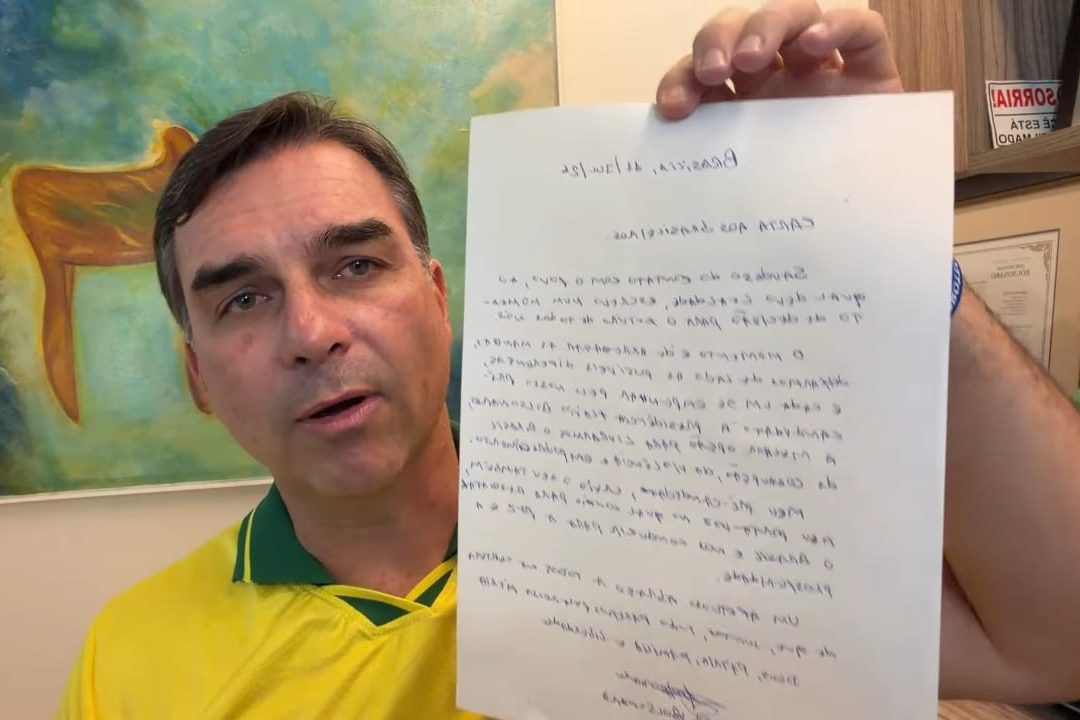 Recurso da defesa de Bolsonaro contesta proibição de visitas de Flávio