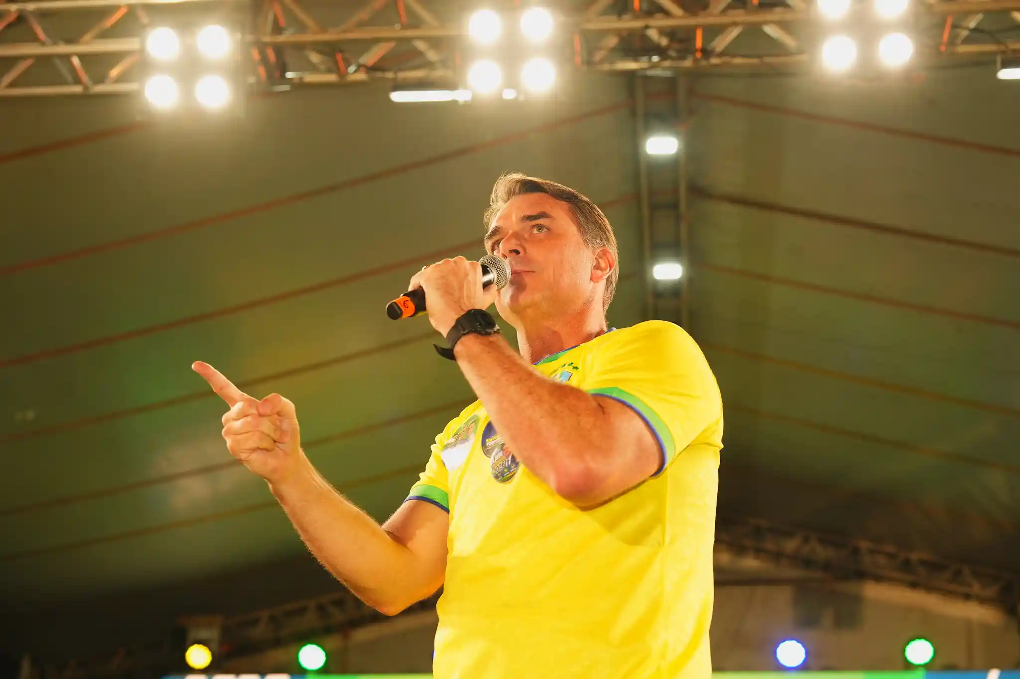 Flávio Bolsonaro acusa CNBB de disseminar fake news sobre Nossa Senhora Aparecida