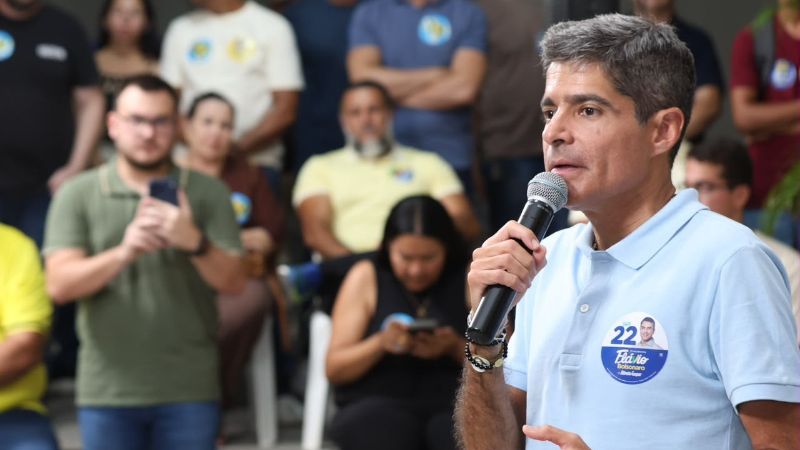 Flávio Bolsonaro se compromete a agilizar obras na Bahia