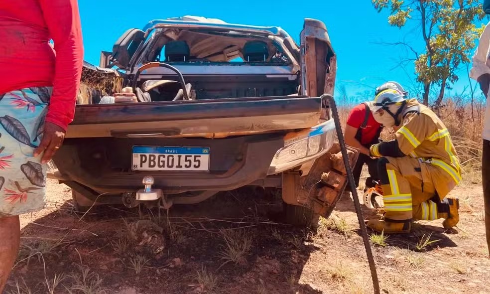 Acidente de carro deixa quatro pessoas gravemente feridas na BR-135, na Bahia