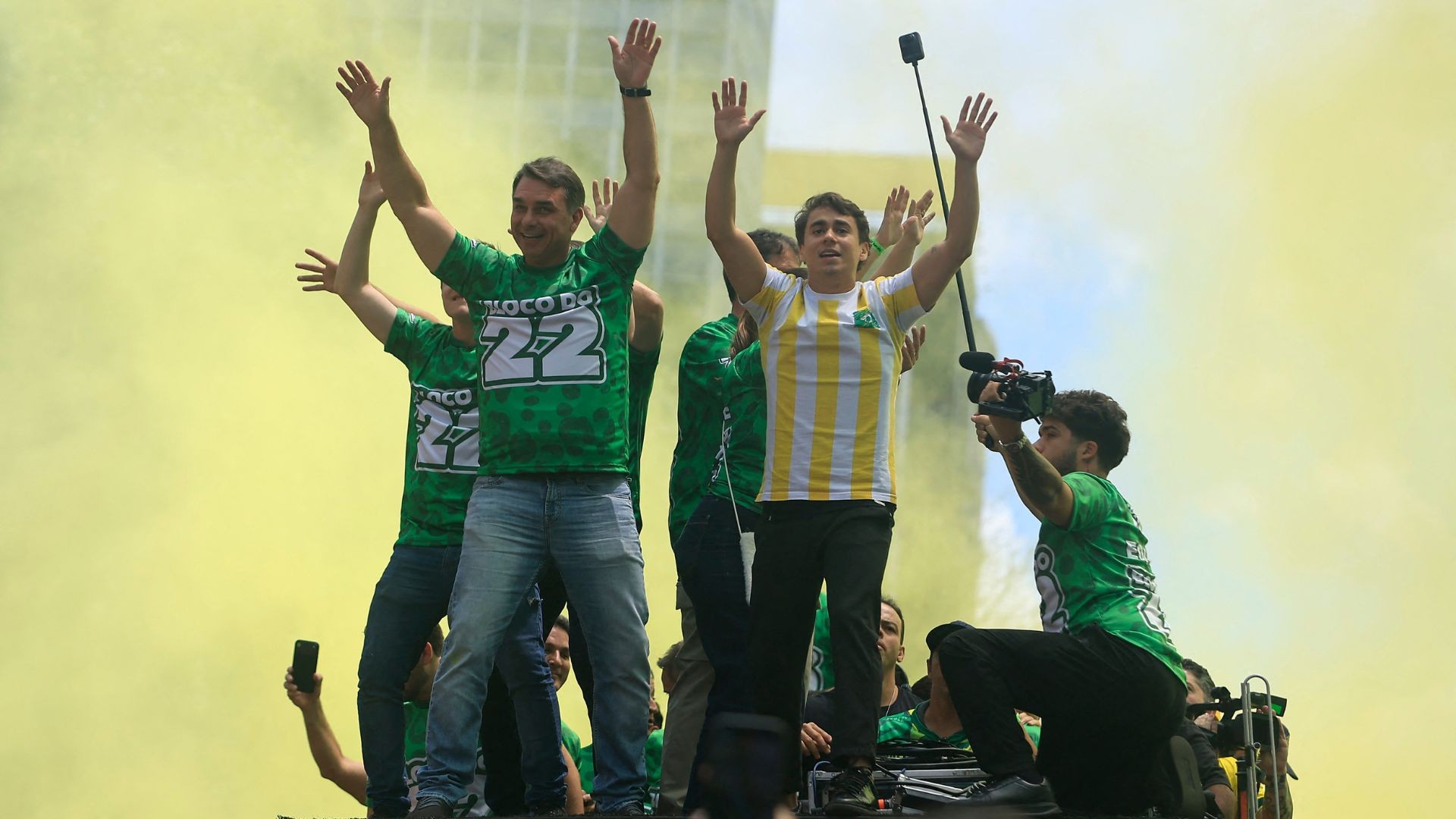Flávio Bolsonaro promove ato na Avenida Paulista