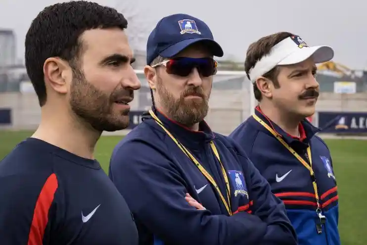 Brendan Hunt analisa desfecho da quarta temporada de Ted Lasso e futuro do Coach Beard