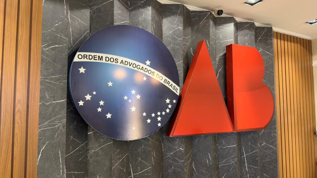 Advogada detida em operação por suspeita de envolvimento com facção em Eunápolis