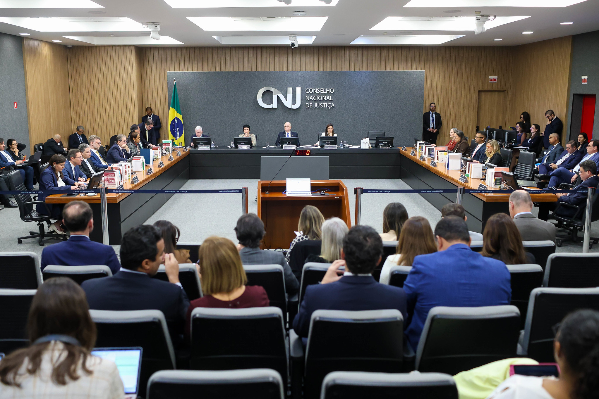 CNJ altera regras de punição para juízes e extingue aposentadoria compulsória