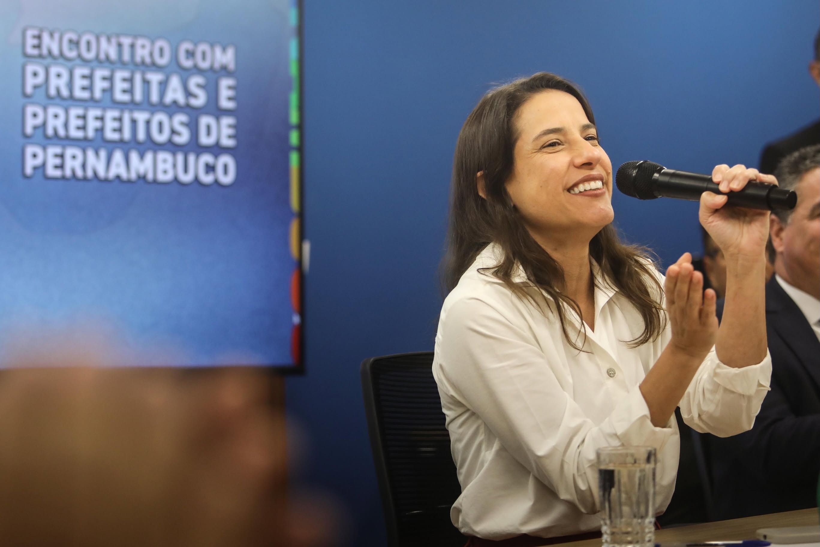 Raquel Lyra vence na Justiça e remove postagem que a ligava ao bolsonarismo