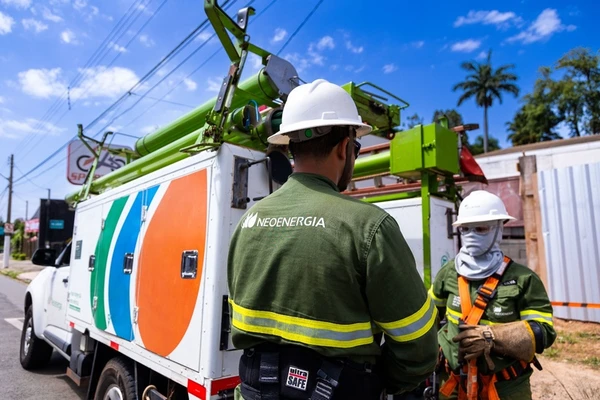 Quinta-feira com falta de energia em 12 bairros de Salvador