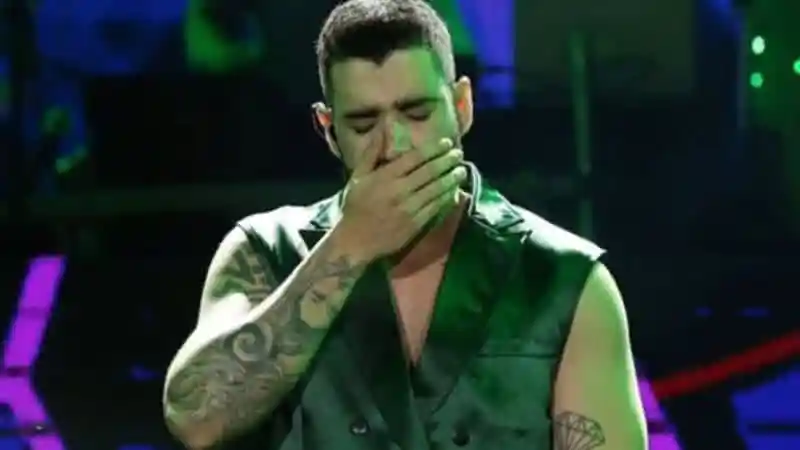 Gusttavo Lima é condenado a indenizar por número de telefone em música