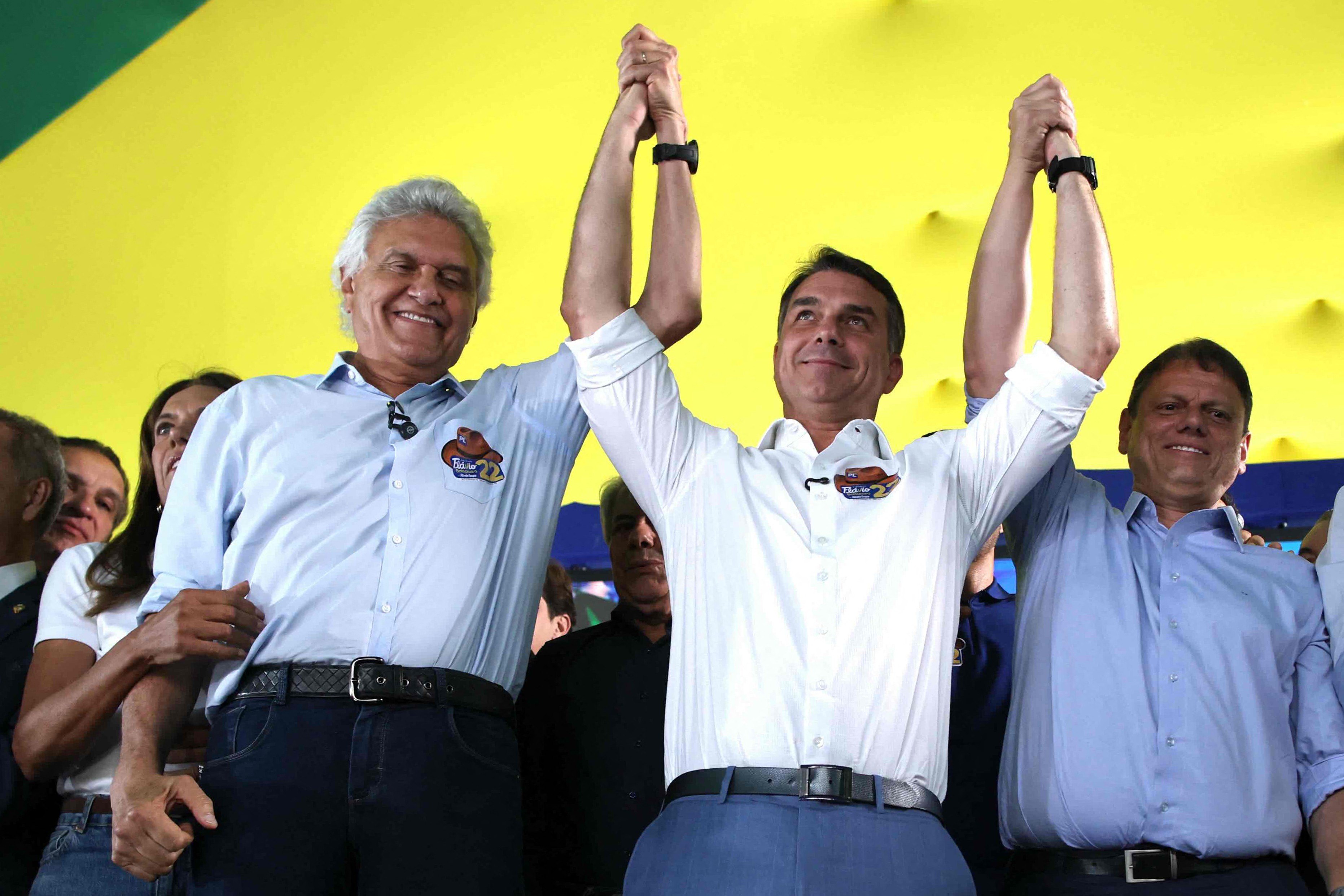 Caiado apoia Flávio Bolsonaro e destaca modelo de segurança pública de Goiás