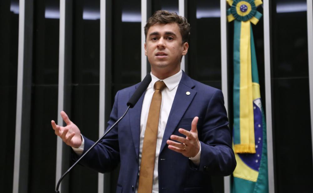 Deputado Nikolas Ferreira reconhece ter compartilhado laudo falso da PF