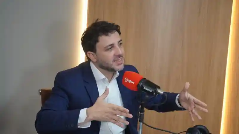 Postagem de Renan Santos gera especulações sobre apoio no segundo turno