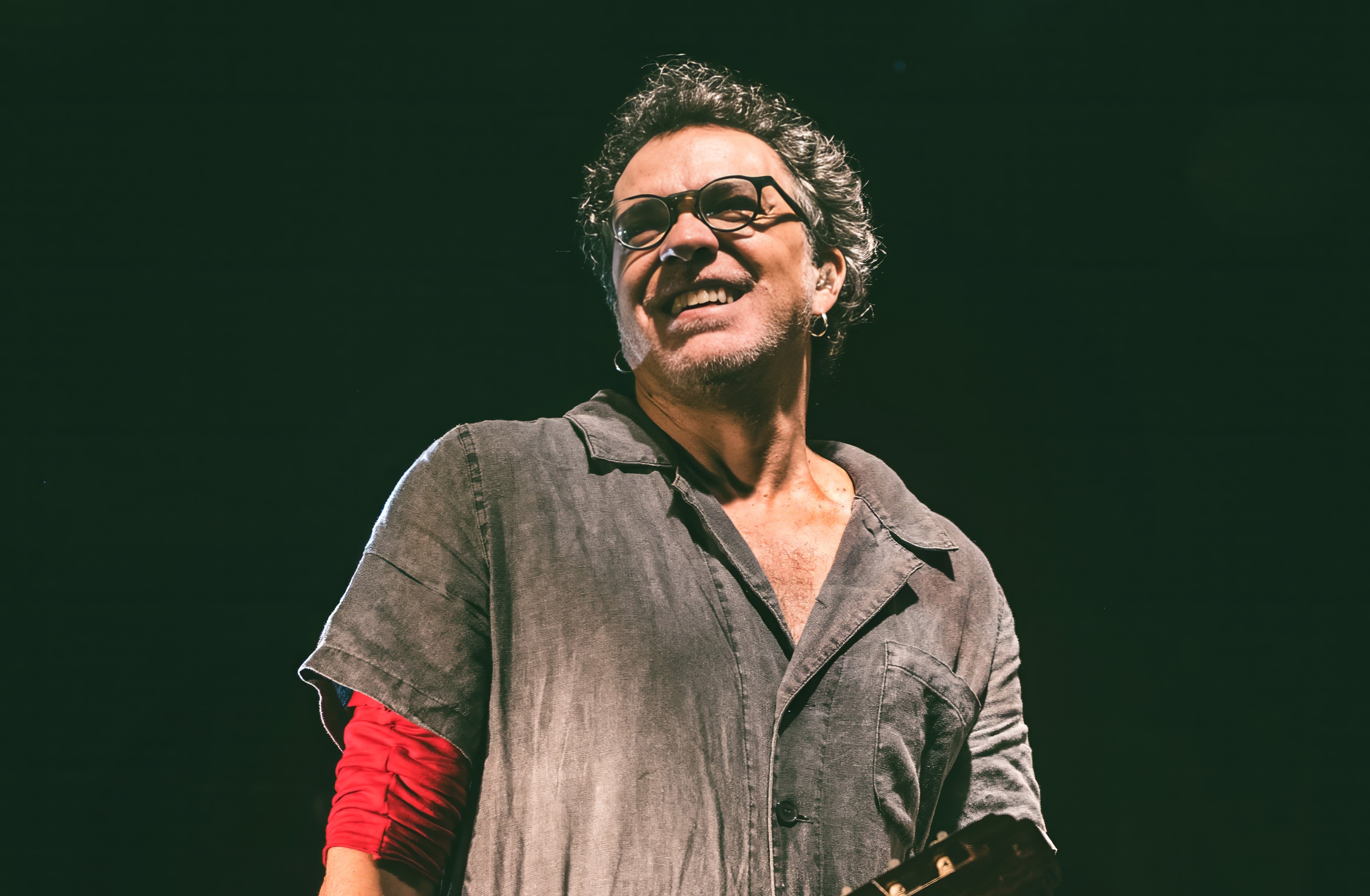 Paulinho Moska fala sobre sua volta ao Rock in Rio e a importância de homenagear mulheres