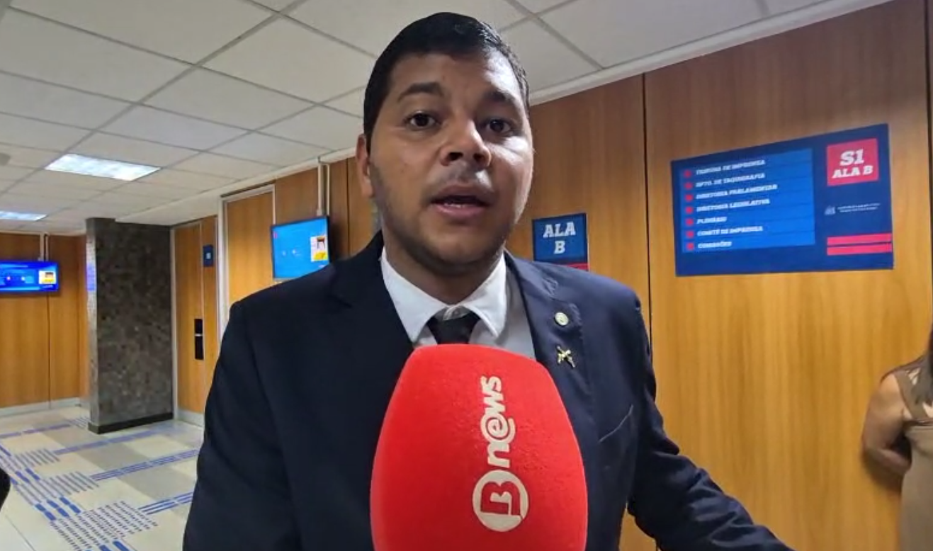 Diego Castro defende Flávio Bolsonaro e fala em perseguição a conservadores